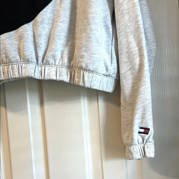 Tommy Hilfiger Black and Gray Cropped Hoodie.  Excellent Condition - Picture 3 of 5